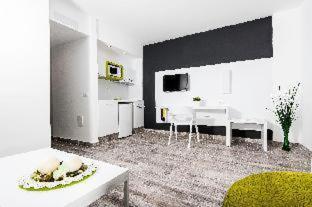 One-Bedroom Apartment (3 Adults + 1 Child)